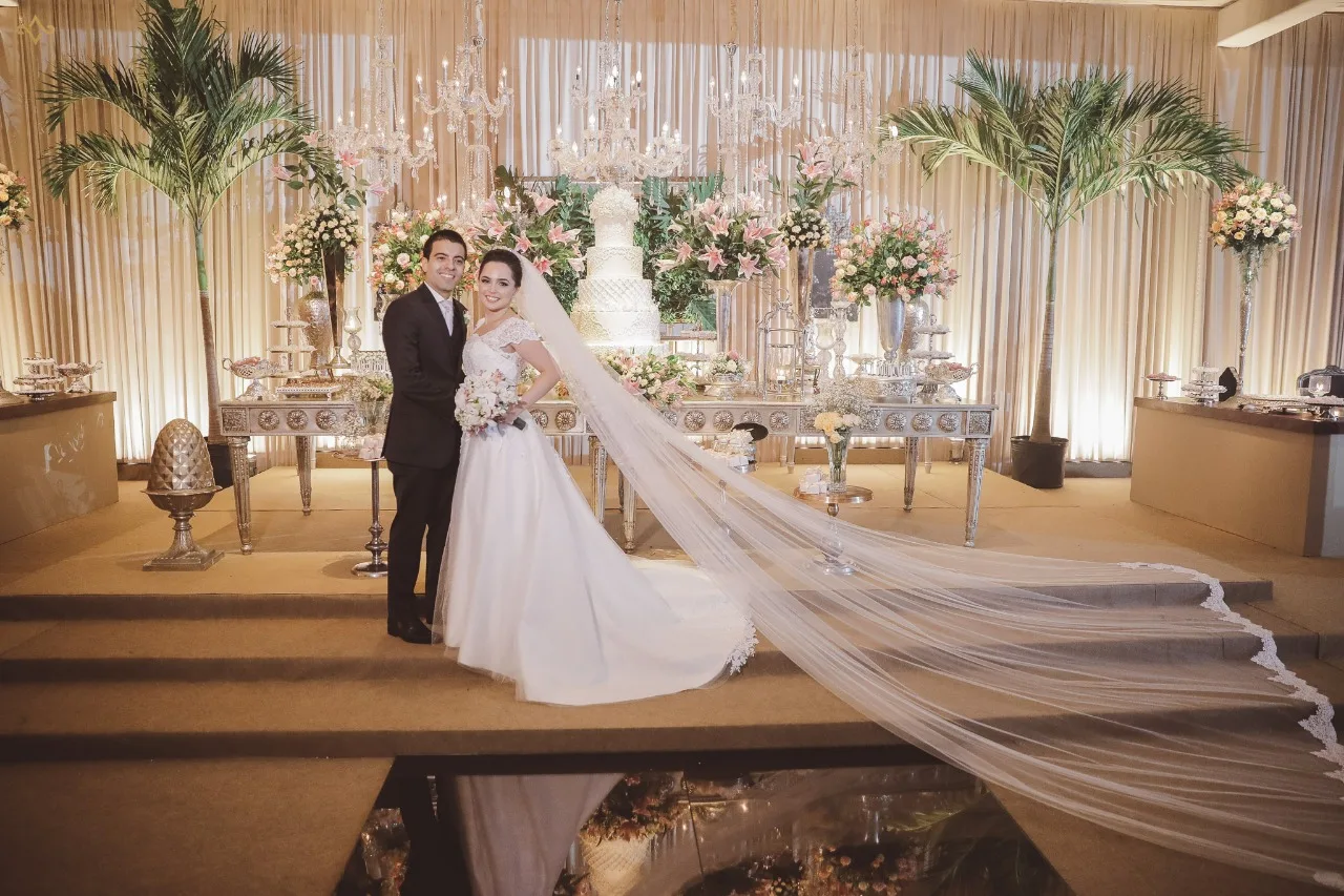 Erika Carneiro e Mateus Oliveira subiram ao altar