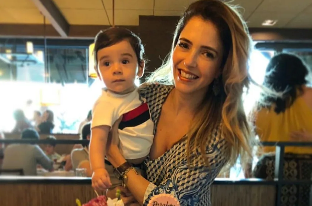 Sara Diniz celebrando