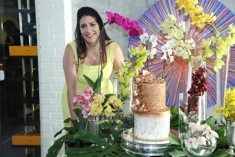 Elisa Oliveira comemora aniversário