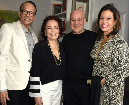 Celebrando o aniversário da amada mãe