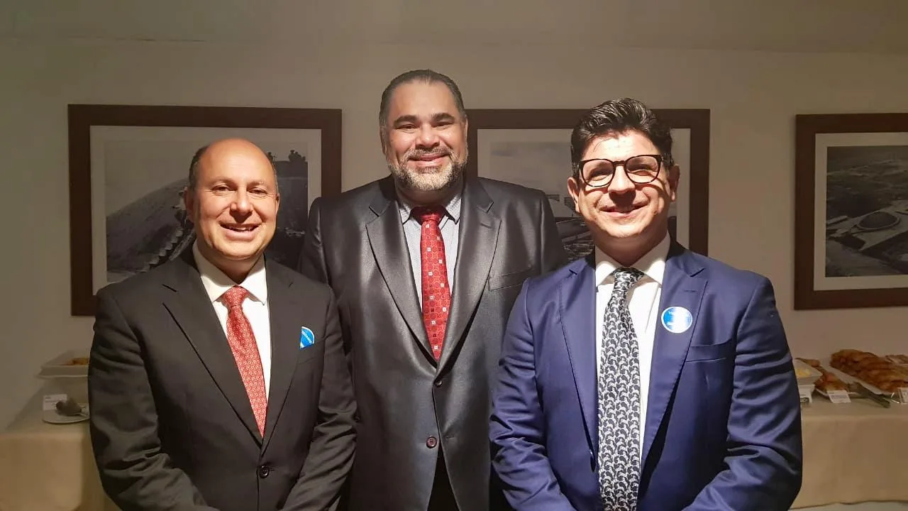 Record TV recebe homenagem pelos 65 anos