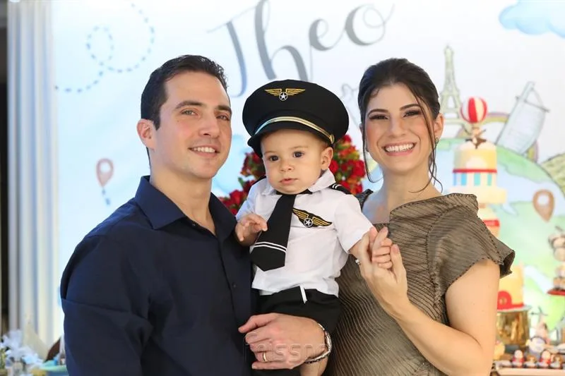 O primeiro aniversário de Theo Briand