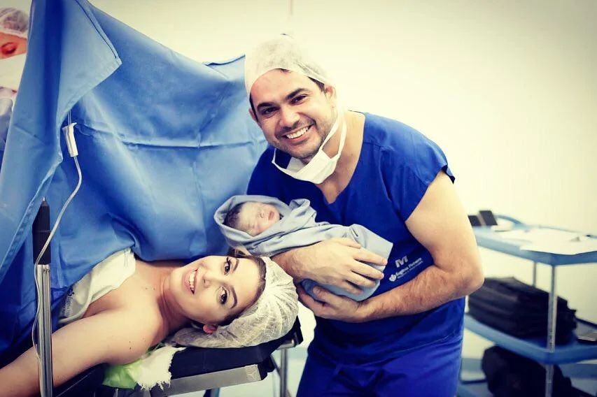 Feliz com o nascimento do segundo filho