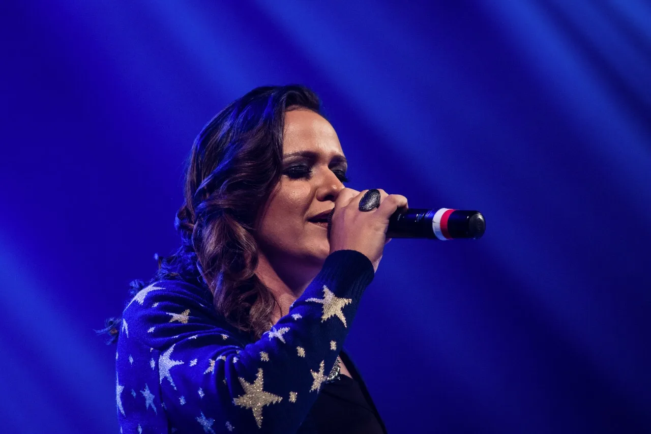 Júlia Dantas e Transacionais na Vila Azul do Mar