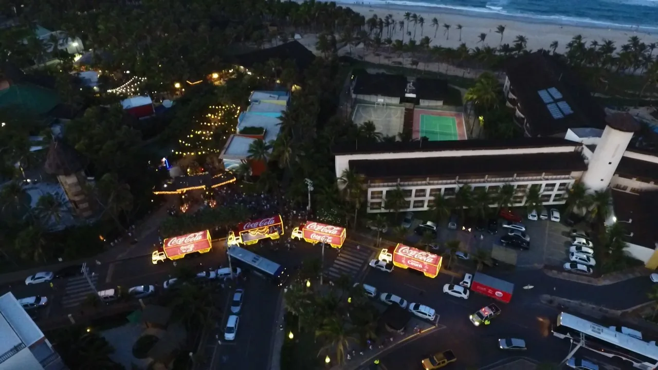 Vila Azul do Mar recebe Caravana de Natal Coca-Cola