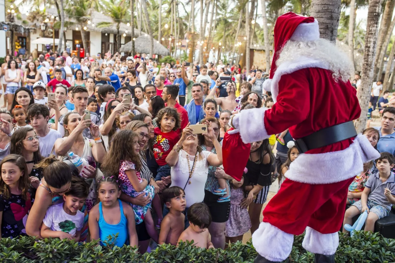 Vila Azul do Mar recebe Caravana de Natal Coca-Cola