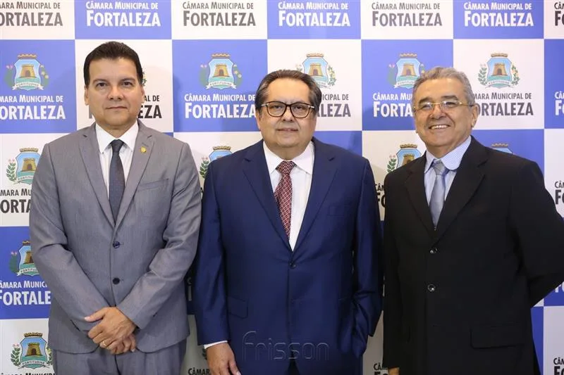 Antônio Filgueiras Lima recebe Medalha Boticário Ferreira