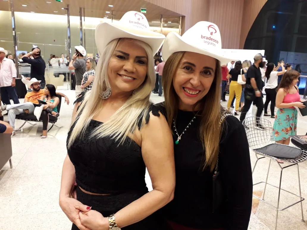 Aplaudindo "Bem Sertanejo"