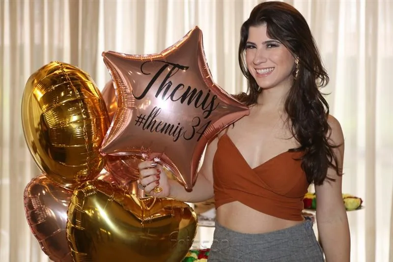 Themis Briand comemora 34 anos