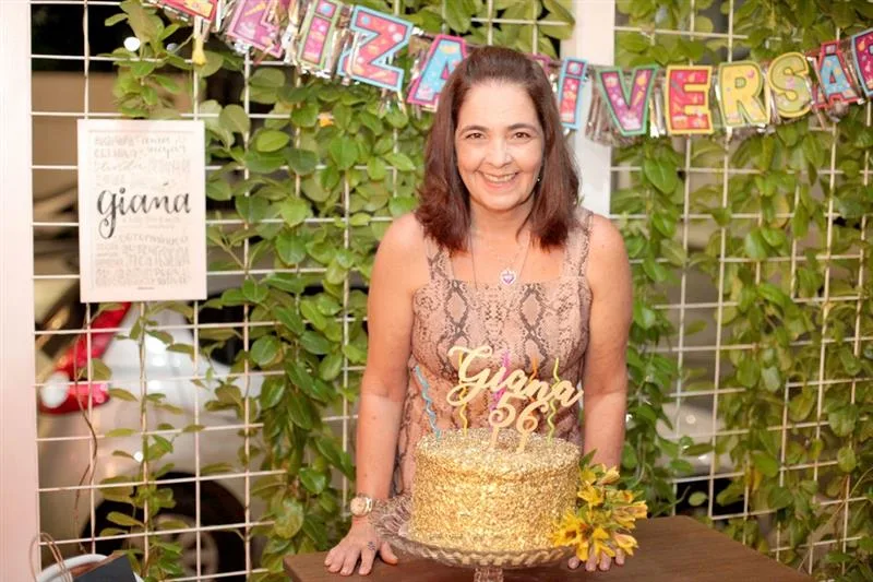 Giana Studart brinda nova idade