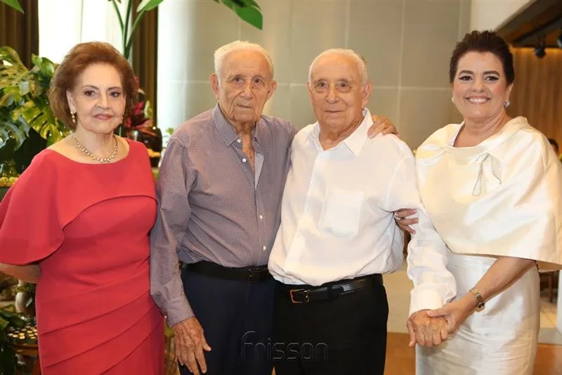 Adauto e Humberto Bezerra brindam a nova idade