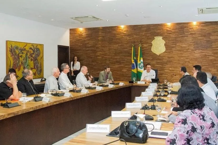 Camilo Santana recebe bispos da CNBB