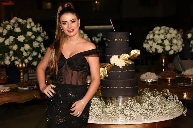 Mariana Pimenta arma festão de 40 anos
