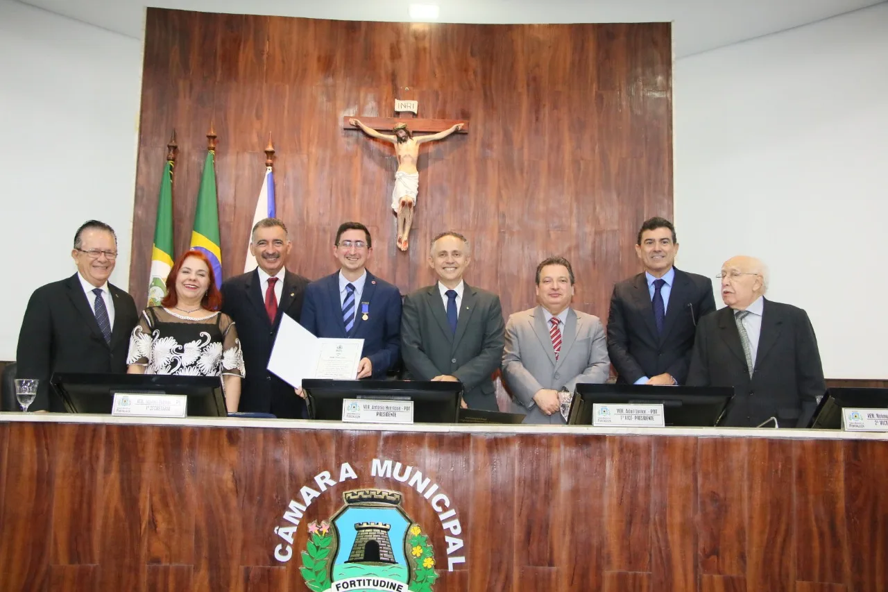 Roberto Victor recebeu Medalha Boticário Ferreira
