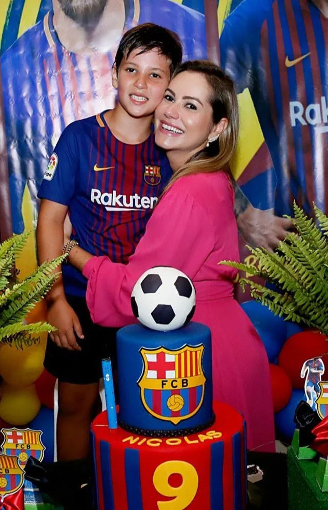 Talyzie Mihaliuc comemora o aniver do filho