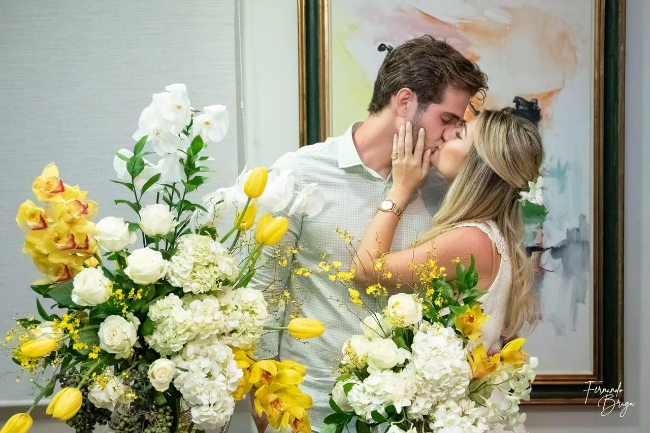 Bruna Magalhães e Ravi Macedo oficializam noivado