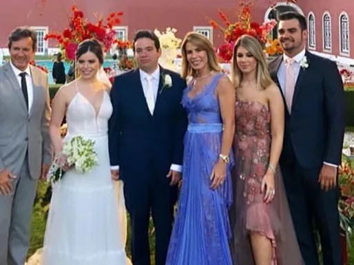 Lia Borges e Airton Fares se casam em Sintra