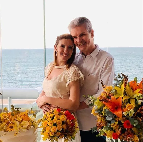 Andressa Mendes e Cláudio Mattos Brito oficializam união