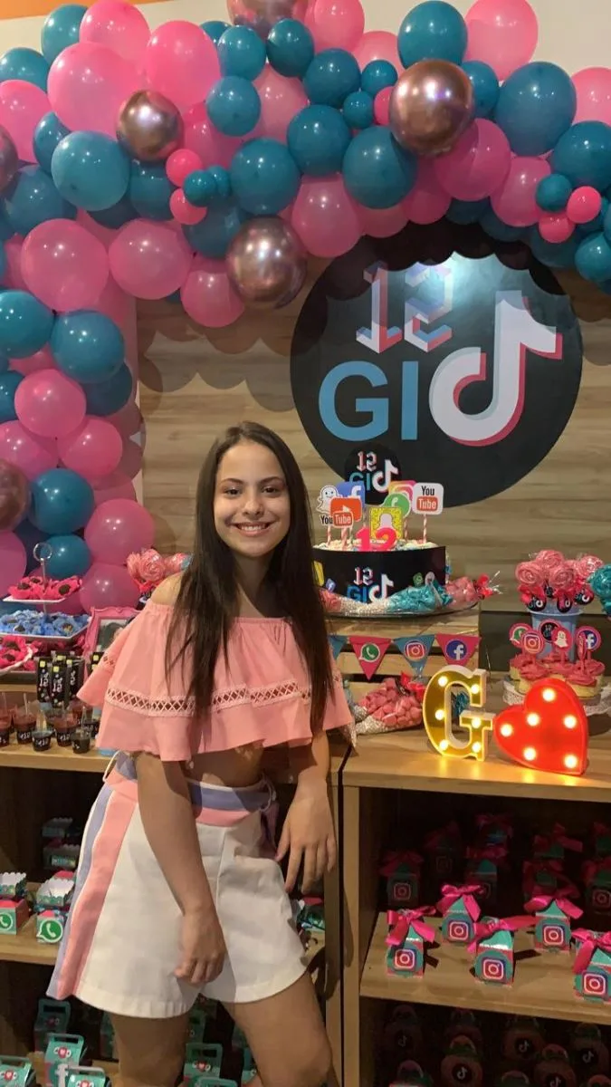 Giovanna Lage festeja seus 12 anos