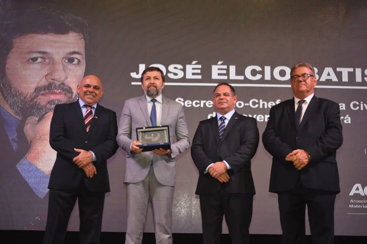 Personalidades cearenses recebem o Prêmio Acomac
