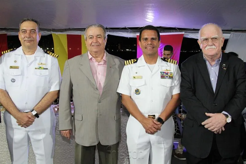 Capitania dos Portos do Ceará realiza entrega de medalhas