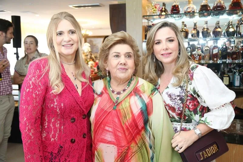 Morgana Dias Branco promove encontro natalino