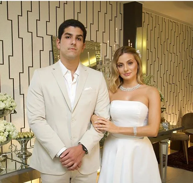 Bruna Massaglia e Pedro França noivaram