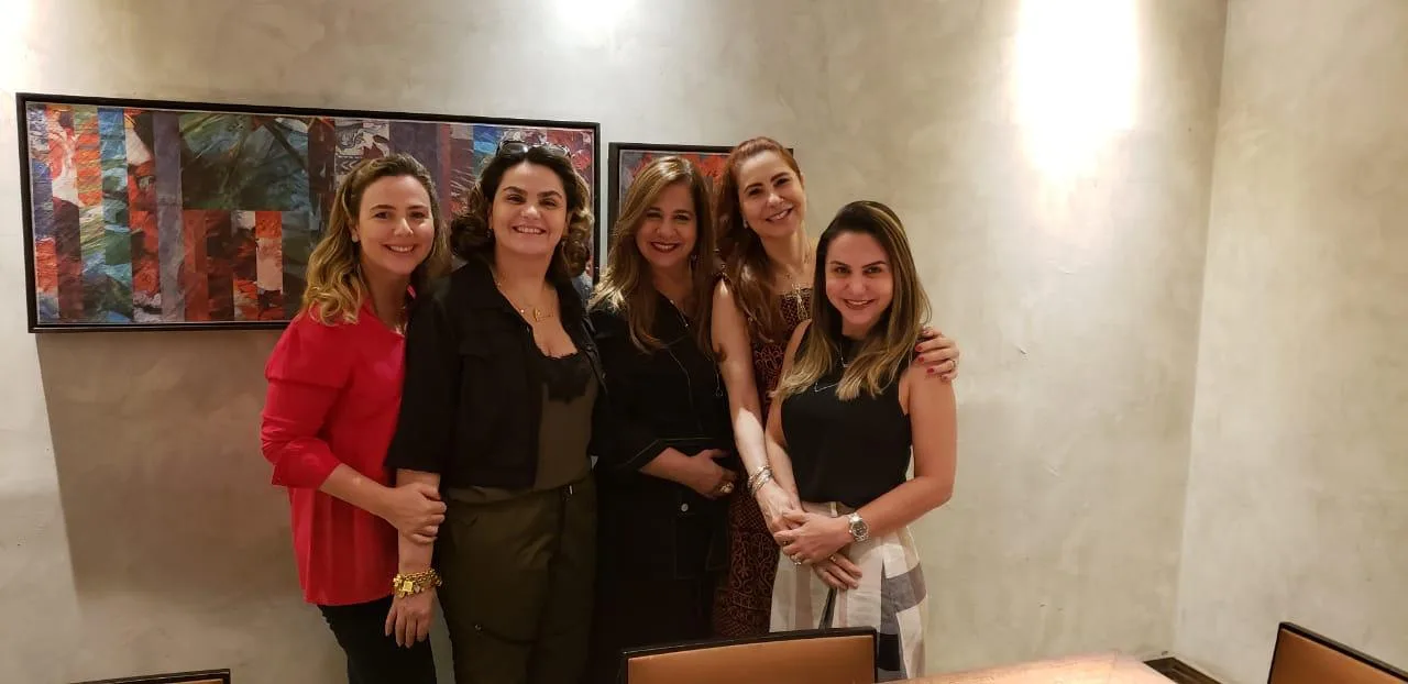 Brinde entre amigas