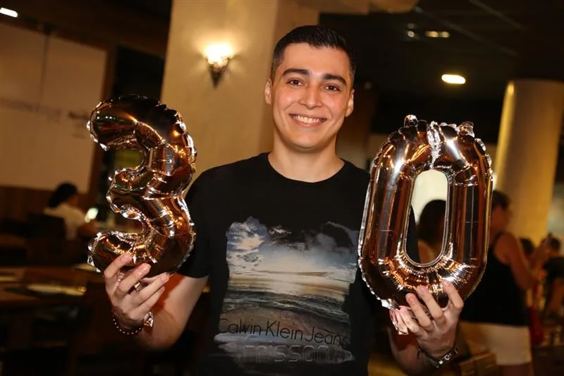 Leonan Vasconcelos comemora 30 anos