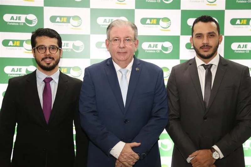 Coordenação Executiva da Gestão 2020 é empossada na AJE FOR