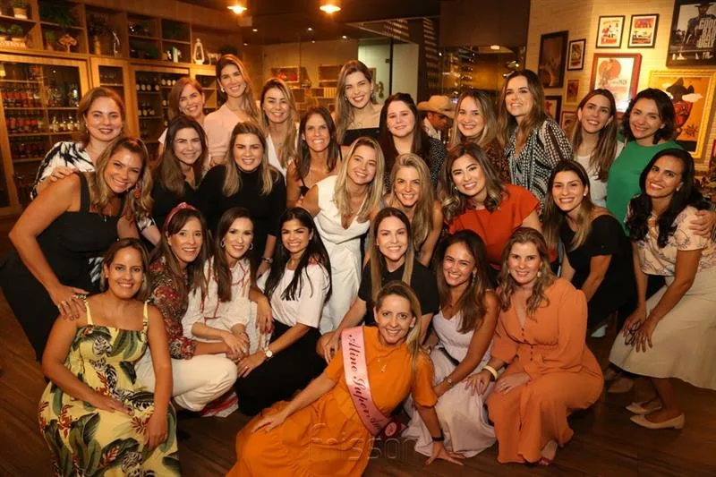 Aline Amorim ganha os parabéns