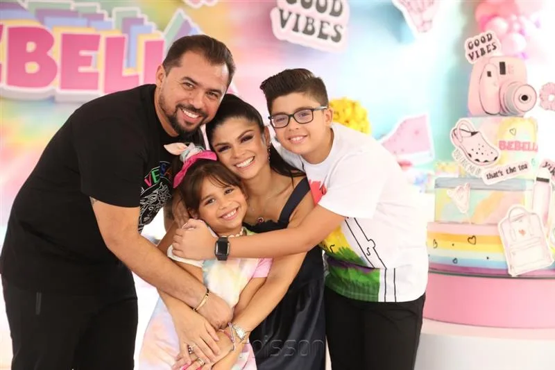 Isabele e Xand Avião festejam os oito anos da Bebella