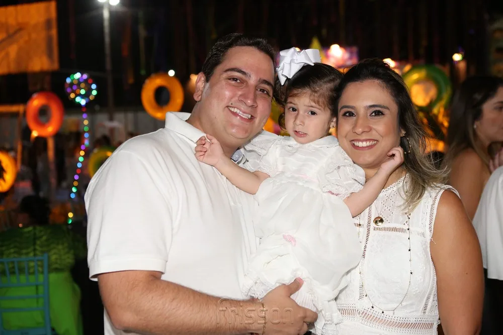 Nasce Lara, filha de Tatiana e Thiago Barreira