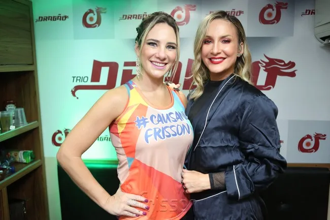 Claudia Leitte anuncia primeira live