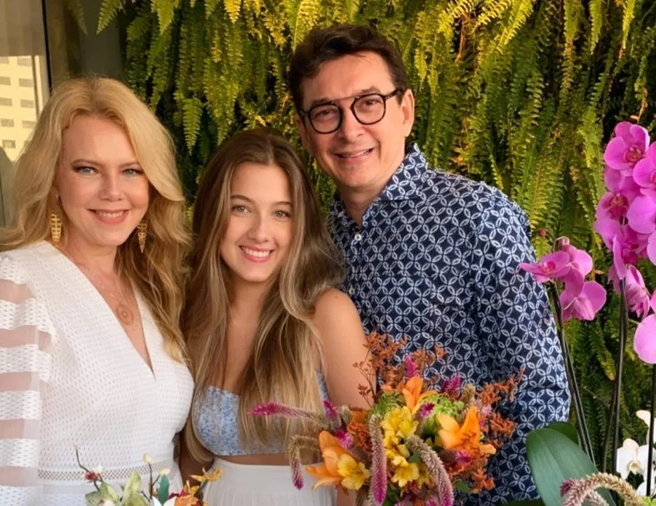 Analiz Mourão festeja seus 18 anos