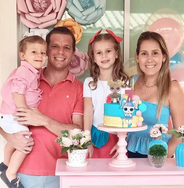 Luiza Rolim assopra suas sete velinhas
