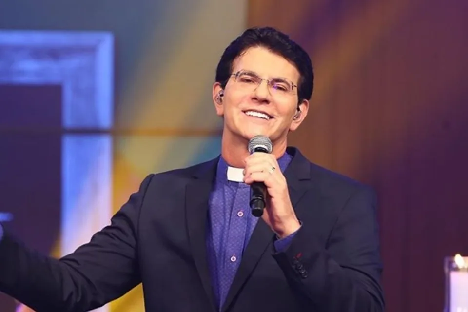 Padre Reginaldo Manzotti anuncia live Arraiá do Seu Vigário