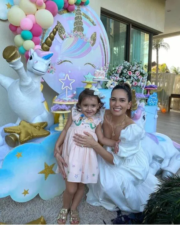 Ava Machado assopra suas três velinhas