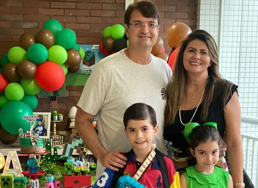 Paulo Arthur Pinheiro assopra suas nove velinhas