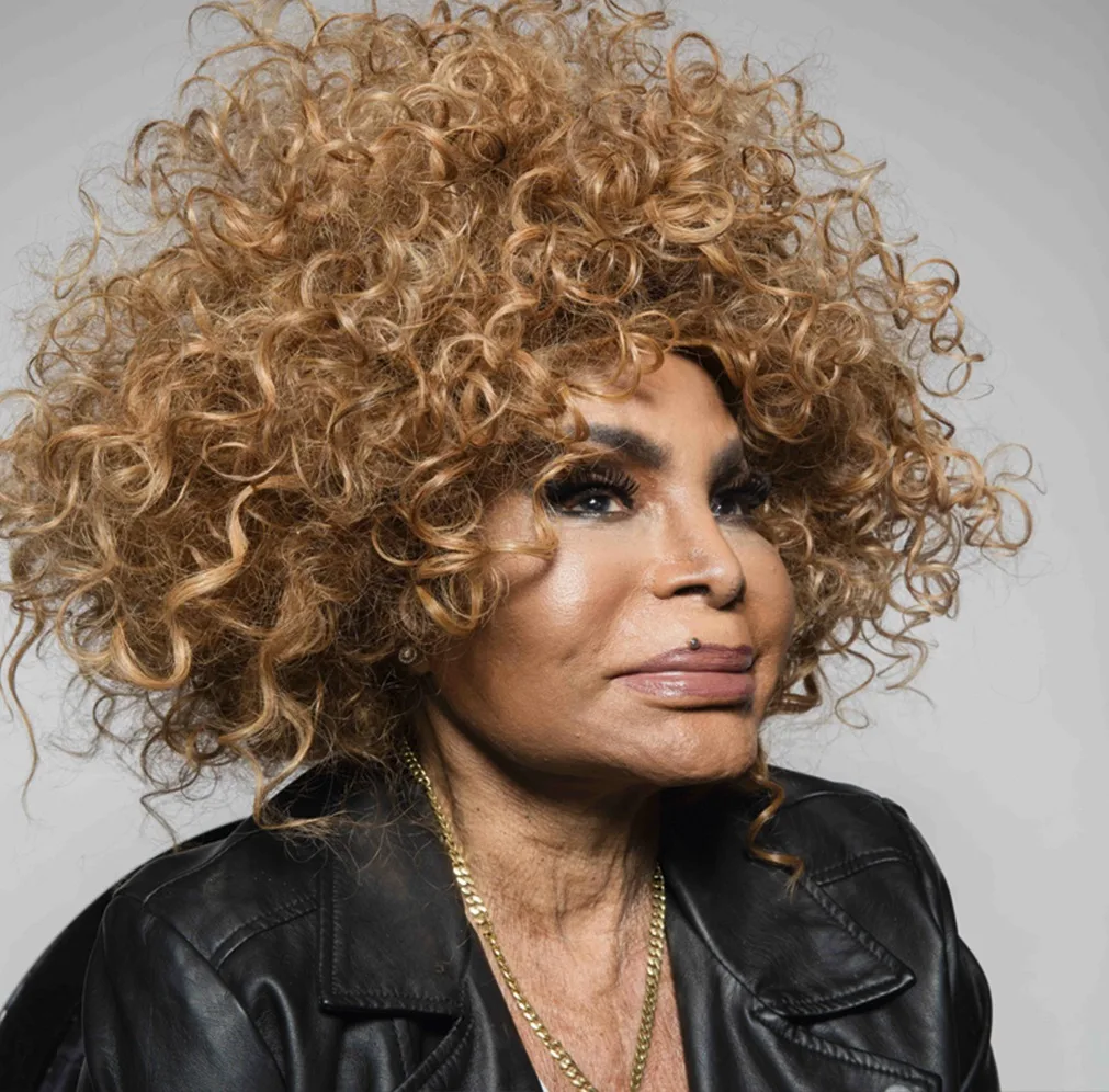 Única e insubstituível, Elza Soares completa 90 anos com muita sabedoria