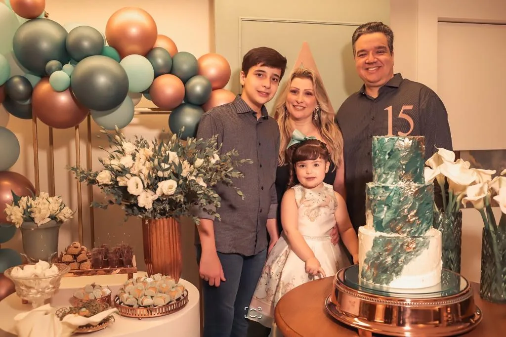 Ticiana e Ticiano Rêgo celebram os 15 anos de Arthur
