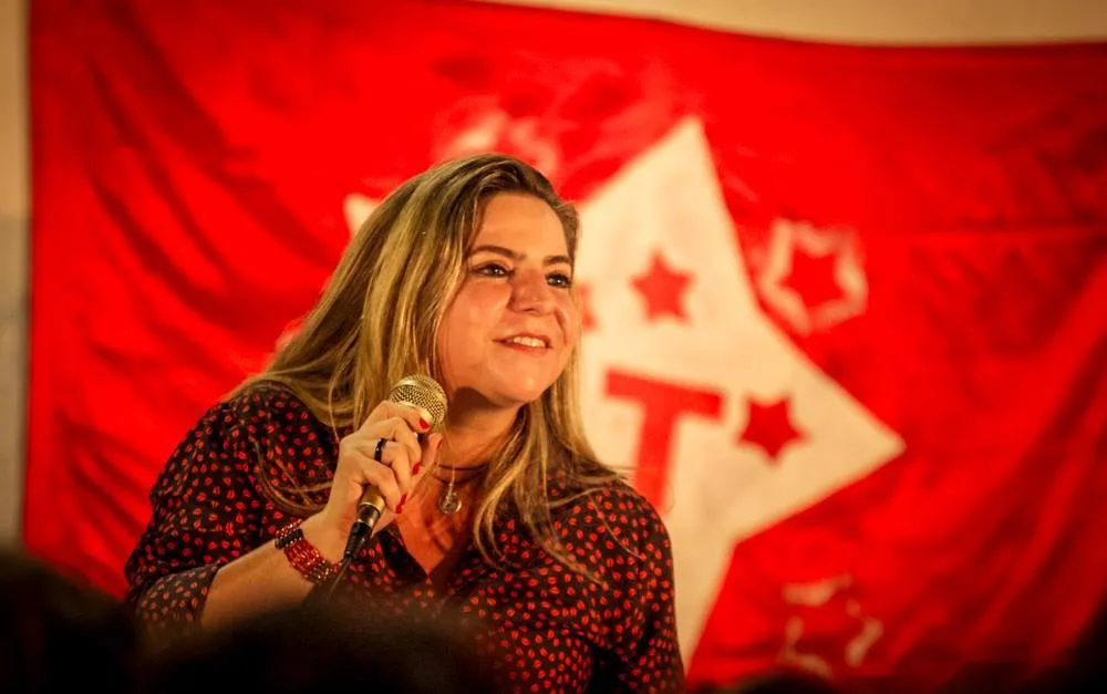 "Não perde a oportunidade de dar um showzinho", diz Luizianne Lins sobre Ciro Gomes