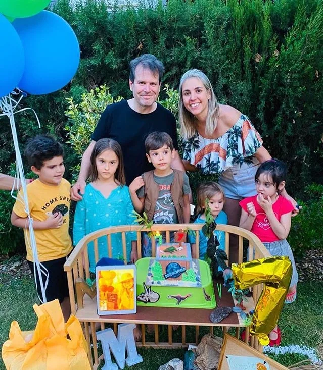 Mário Leon assopra suas sete velinhas