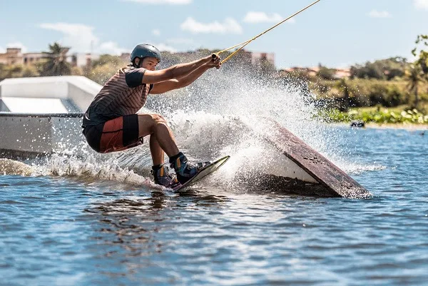 Colosso retoma atividades esportivas com novo Wake Park