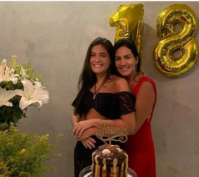 18 anos de Yasmin Carneiro