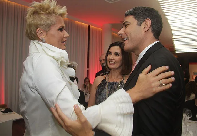 Oficial: TV Globo quer Xuxa Meneghel de volta