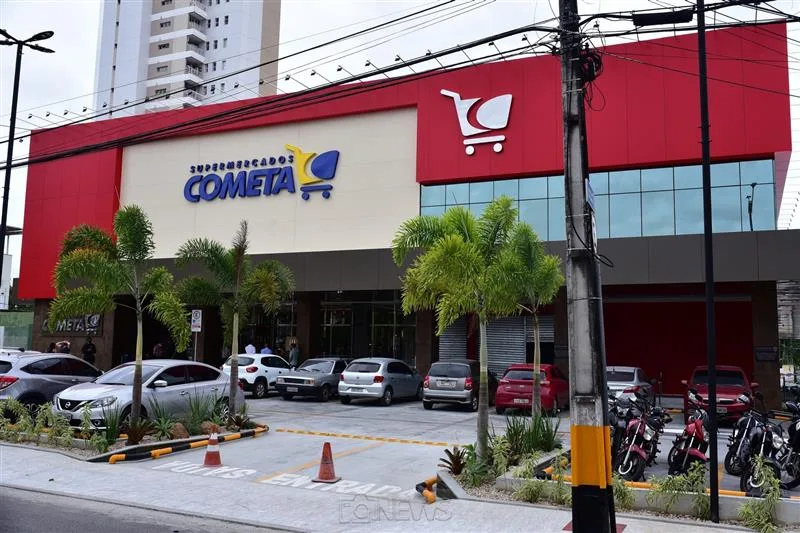 Cometa Supermercados abre as portas de sua loja 27