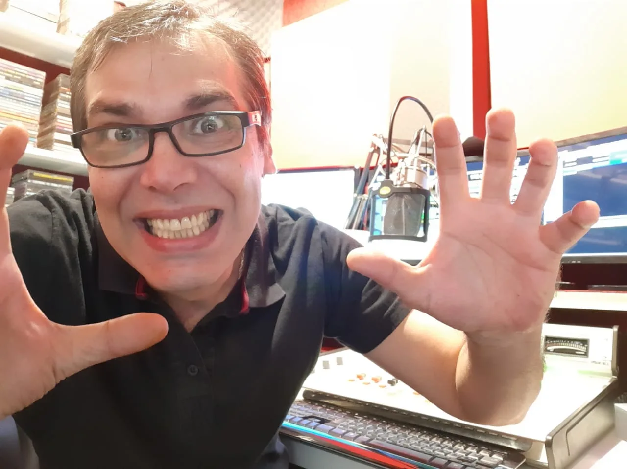 Hamilton Vessi assume expectativa para a estreia do Banana Show na Cidade 99 FM