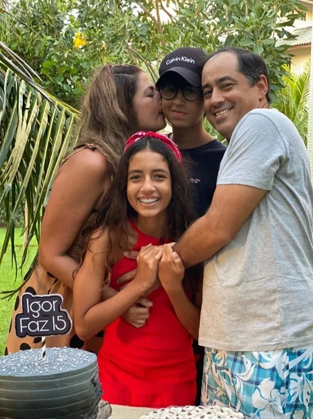 Dani Barreira e Haley Filho celebram 15 anos de Igor