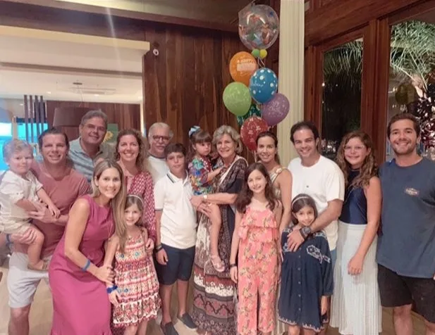 Ticiana Rolim recebe os parabéns da família